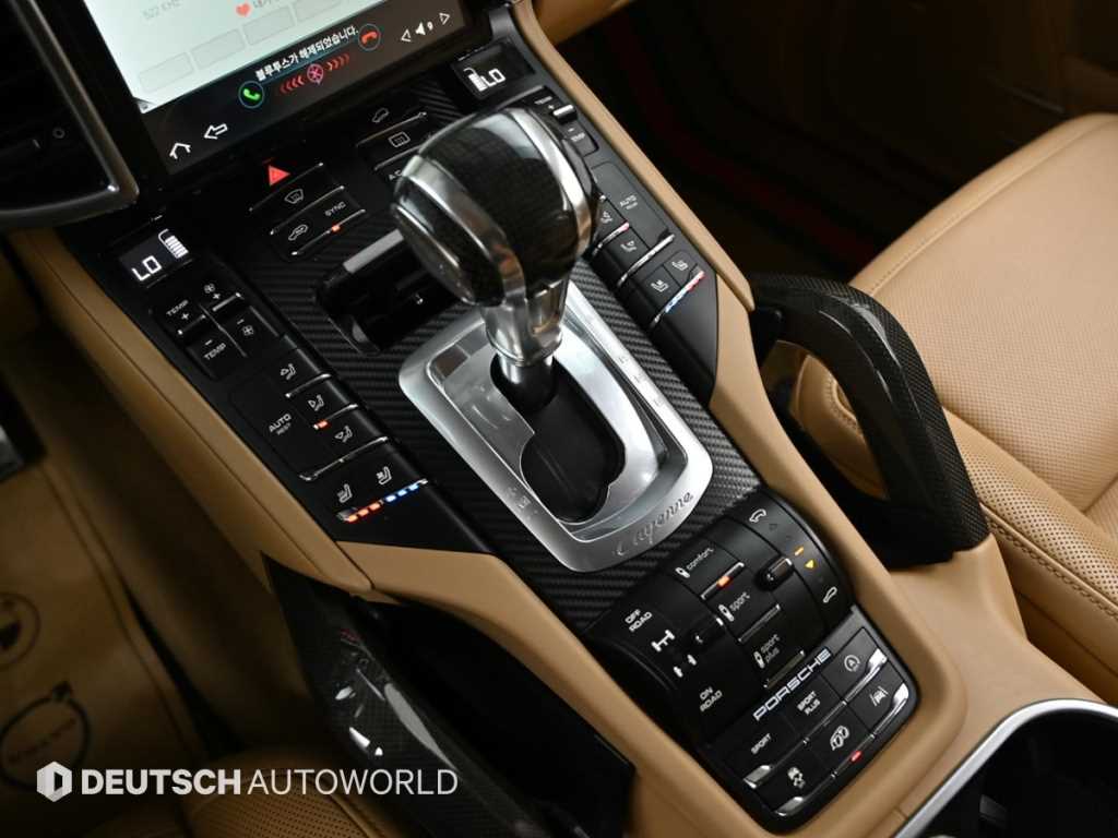 Porsche Cayenne — photo 09