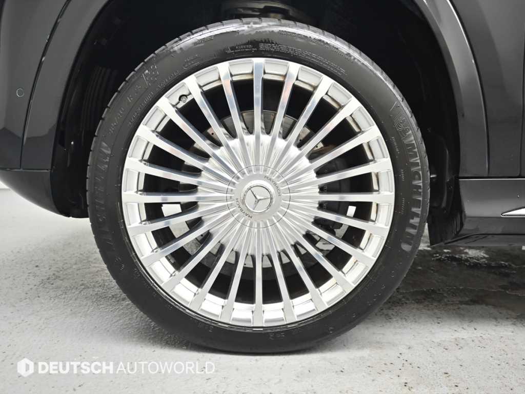 Mercedes-Benz GLS-Class — photo 05