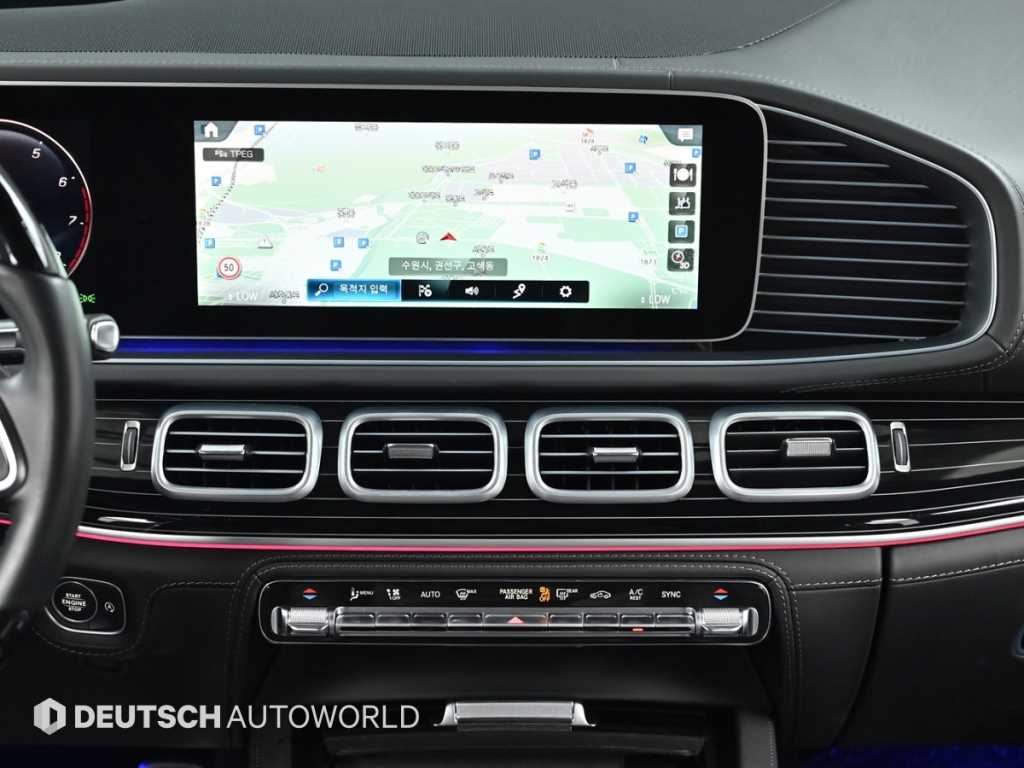 Mercedes-Benz GLS-Class — photo 14