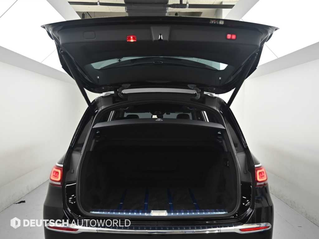 Mercedes-Benz GLS-Class — photo 19