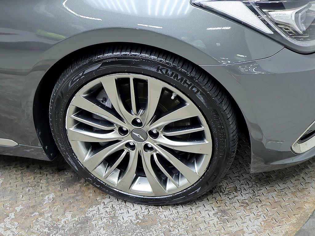 Genesis G80 — photo 07