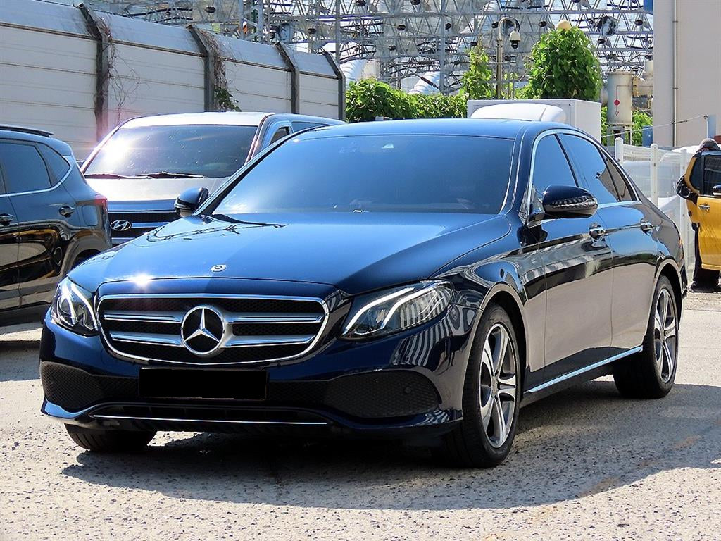 Mercedes-Benz E-Class — photo 02