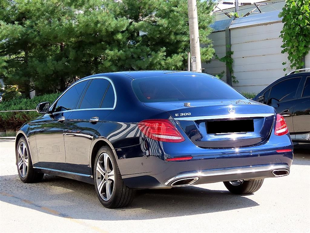Mercedes-Benz E-Class — photo 03