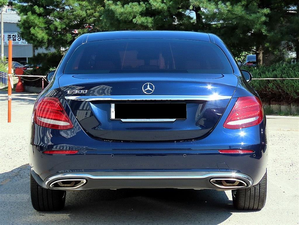 Mercedes-Benz E-Class — photo 04