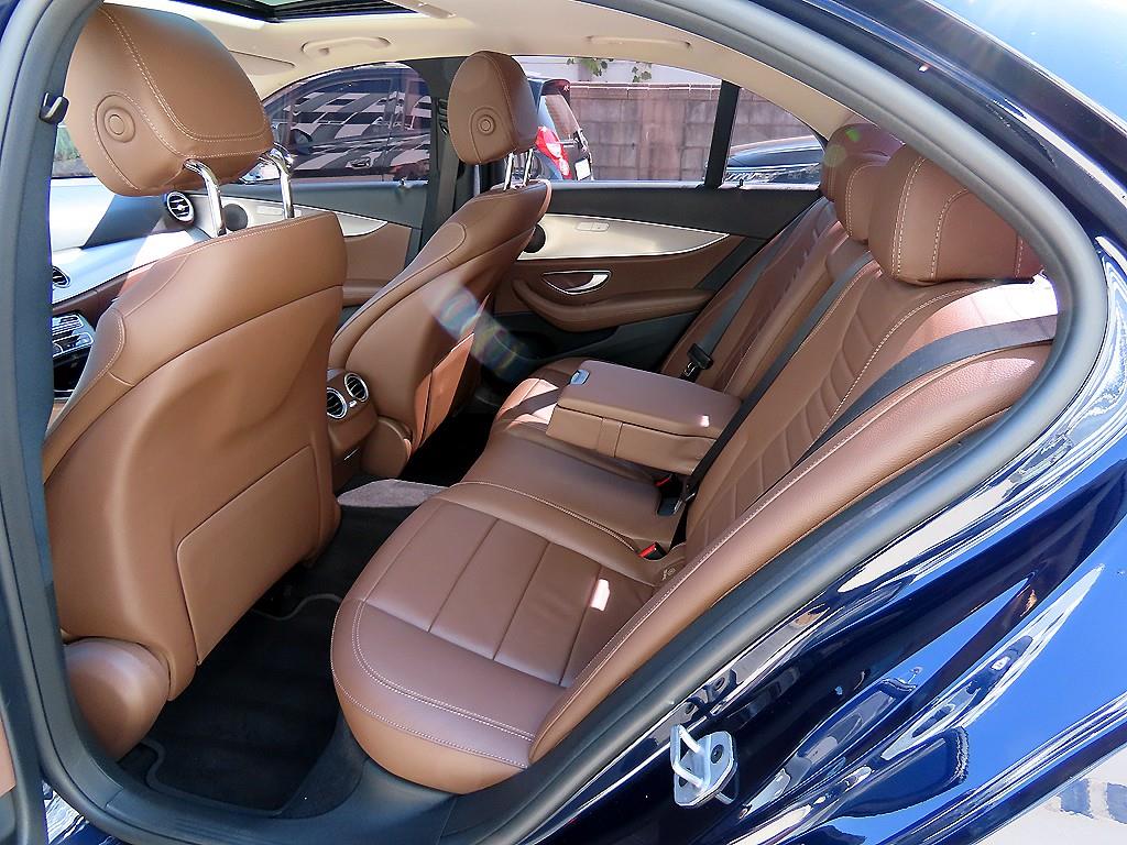 Mercedes-Benz E-Class — photo 06