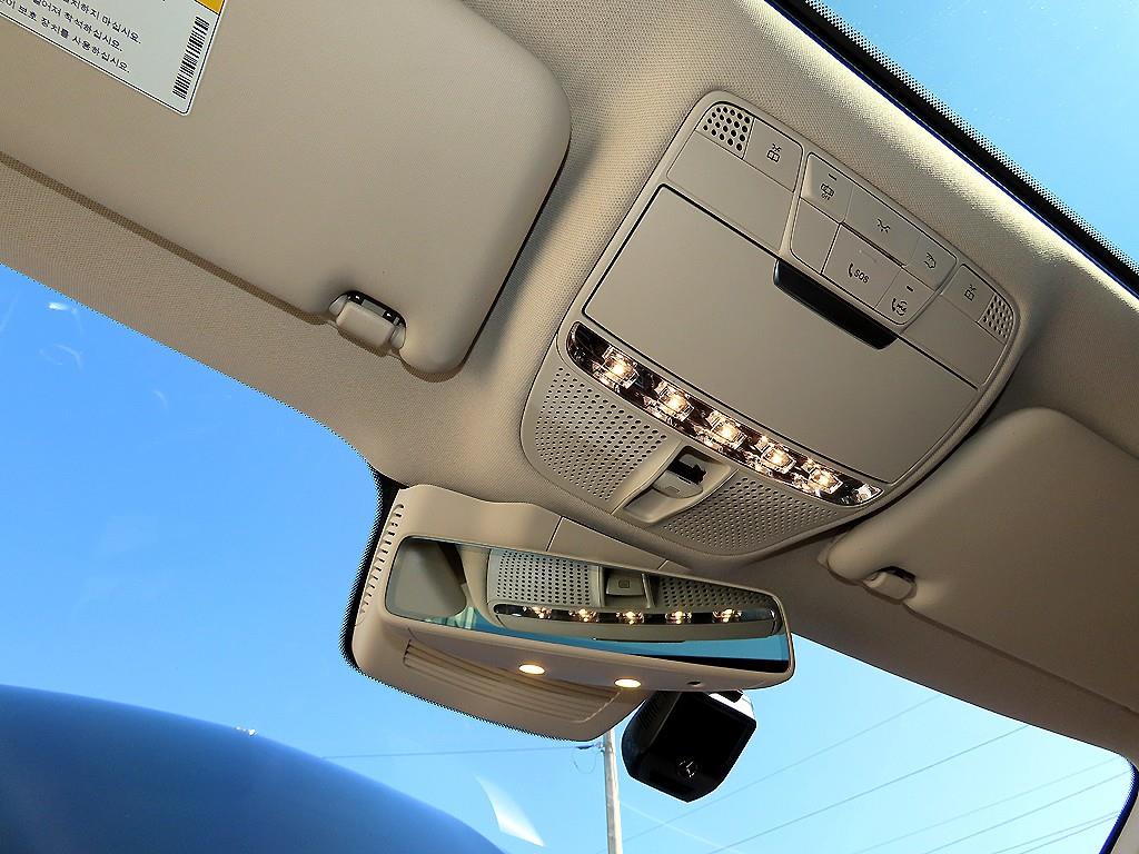 Mercedes-Benz E-Class — photo 15