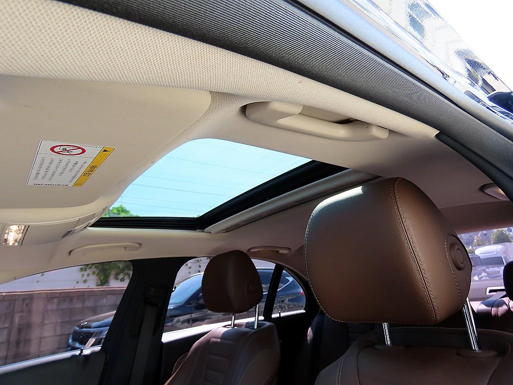 Mercedes-Benz E-Class — photo 17