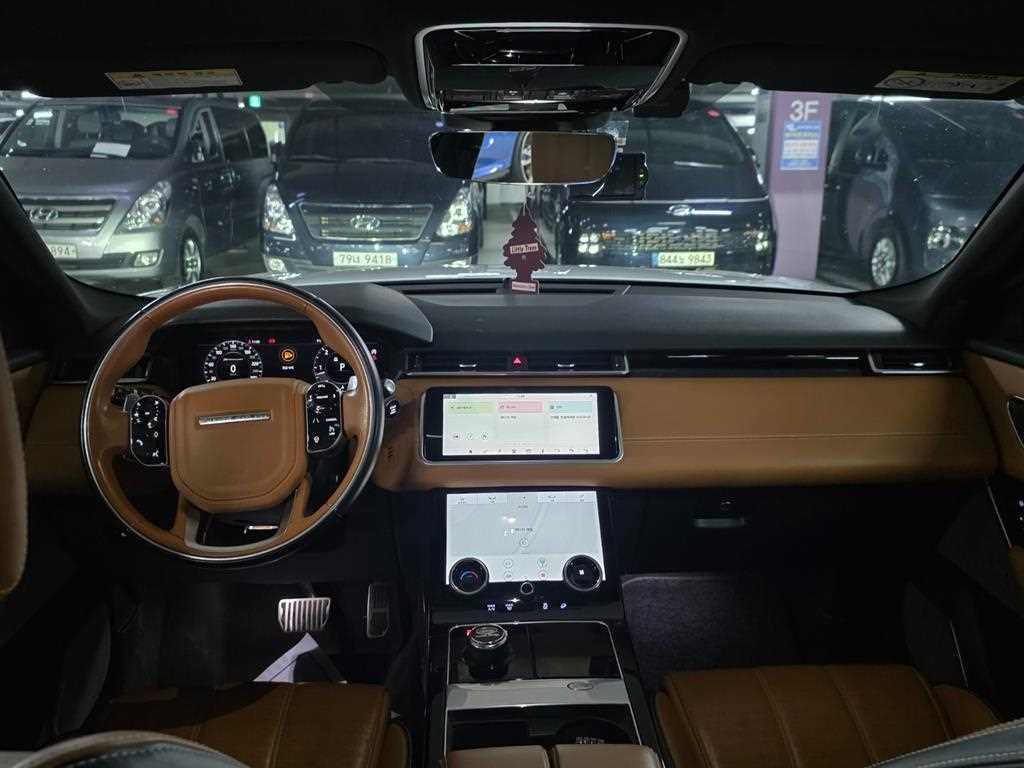 Land Rover Range Rover Velar — photo 09