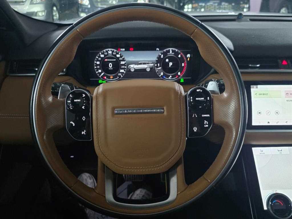 Land Rover Range Rover Velar — photo 10