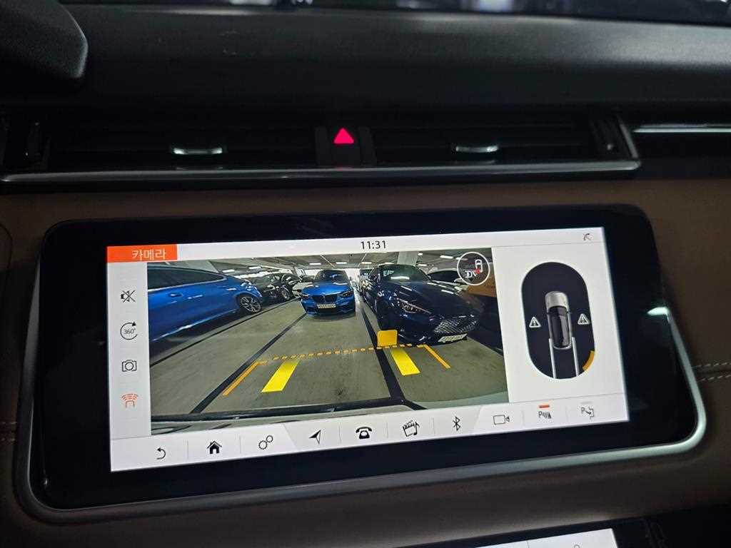 Land Rover Range Rover Velar — photo 13