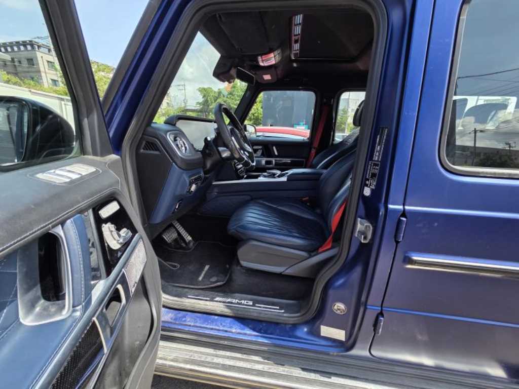 Mercedes-Benz G-Class — photo 09
