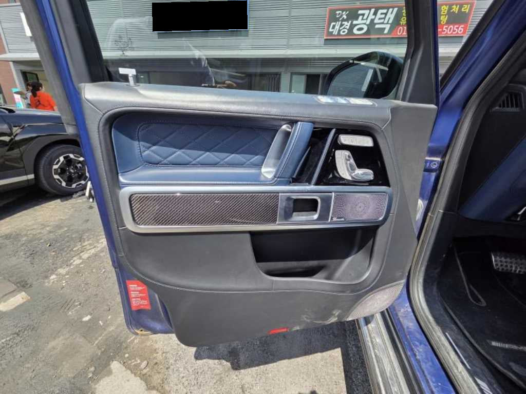 Mercedes-Benz G-Class — photo 12