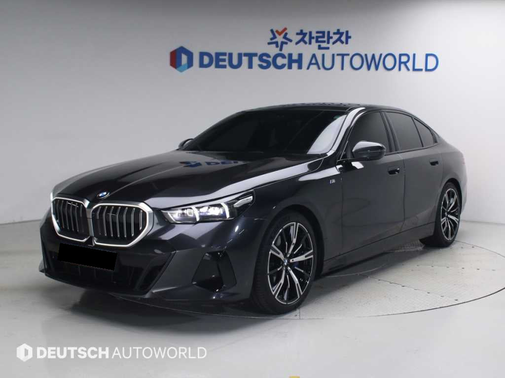 BMW 5-Series — photo 01
