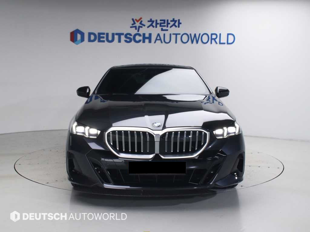 BMW 5-Series — photo 03