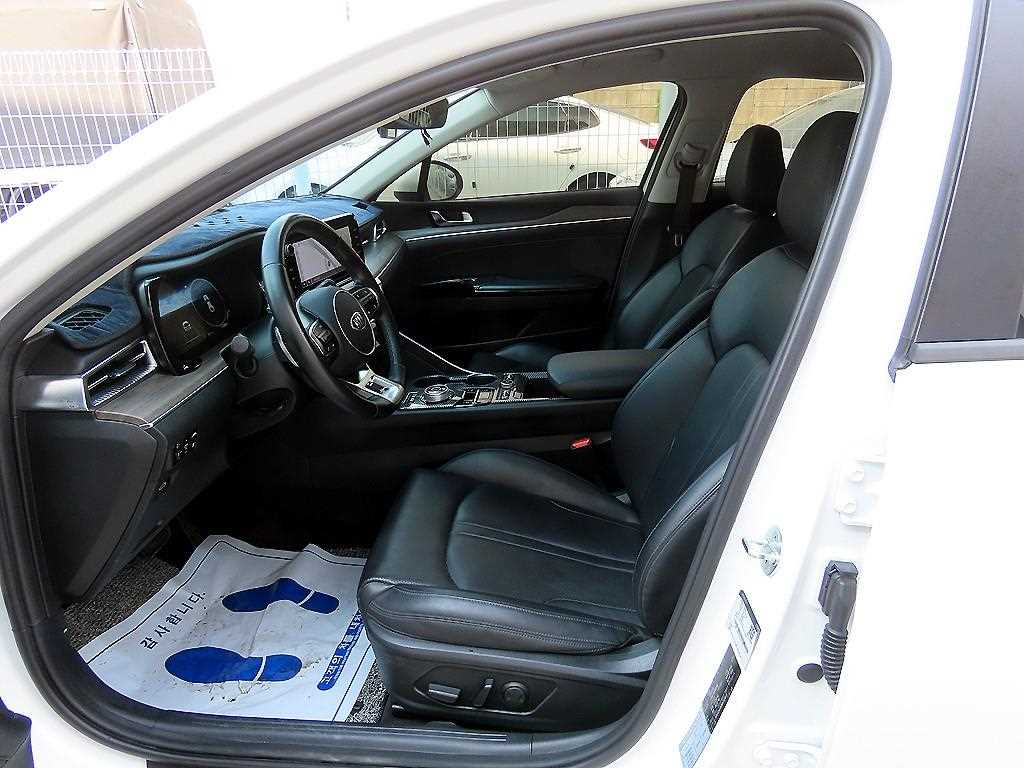 Kia K5 — photo 05