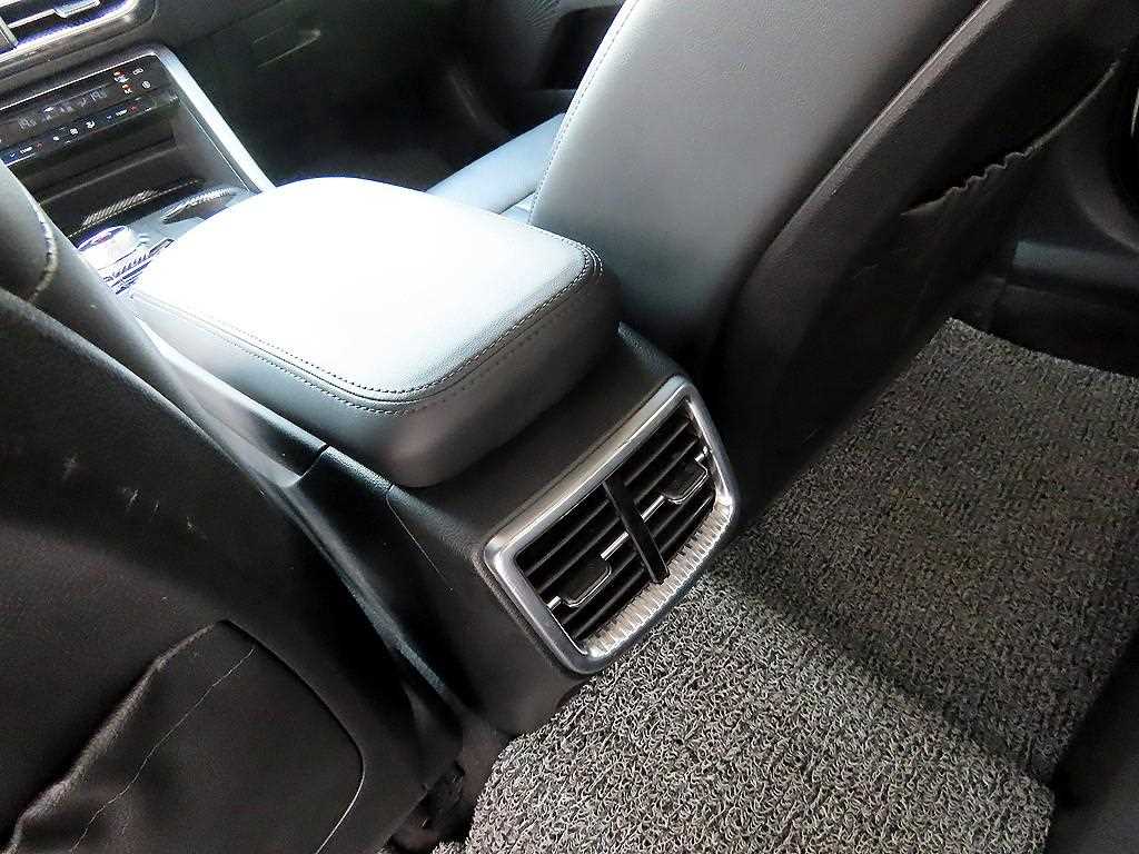 Kia K5 — photo 17