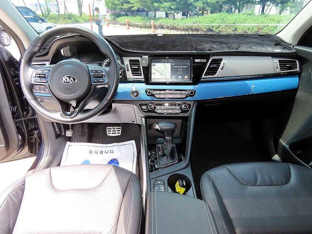Kia Niro — photo 07
