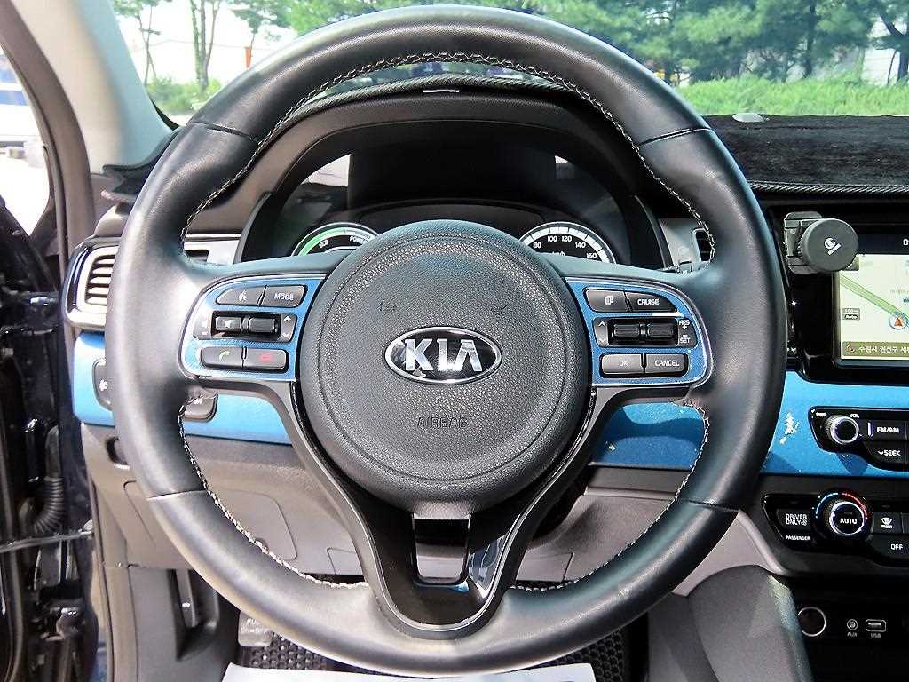 Kia Niro — photo 08