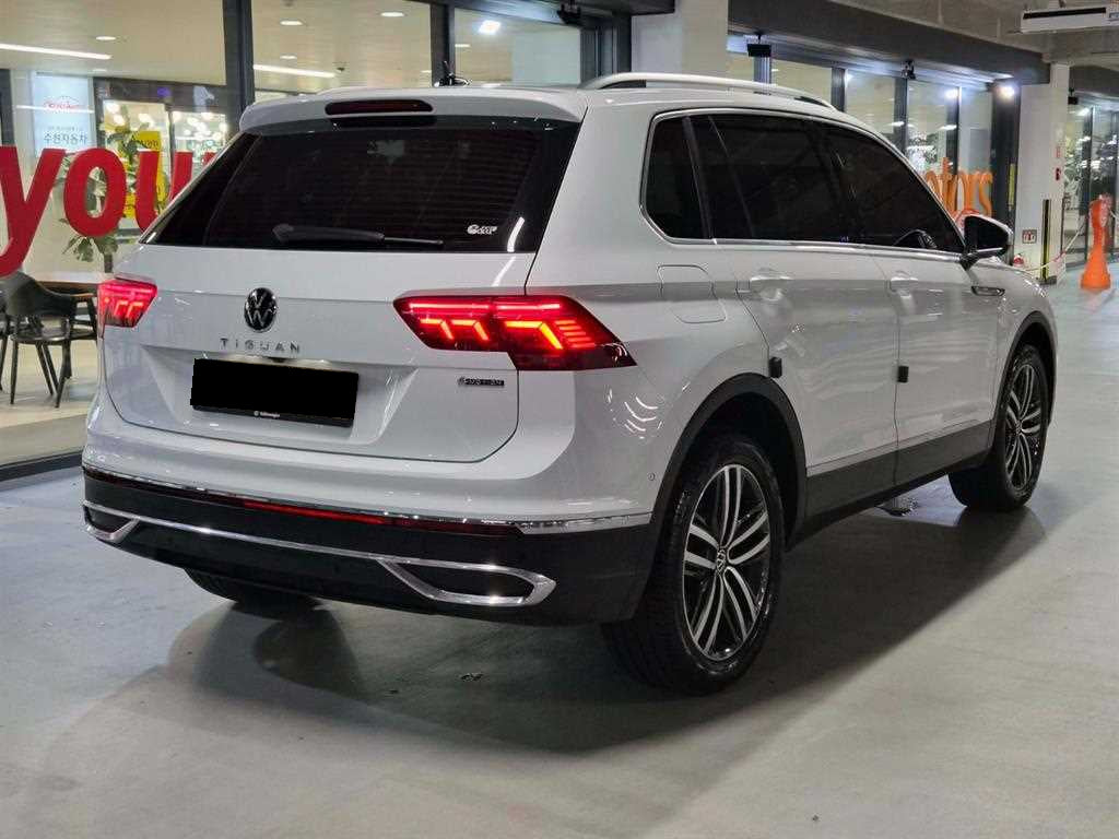 Volkswagen Tiguan — photo 04