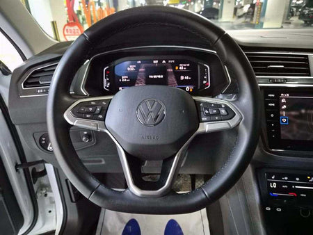 Volkswagen Tiguan — photo 08
