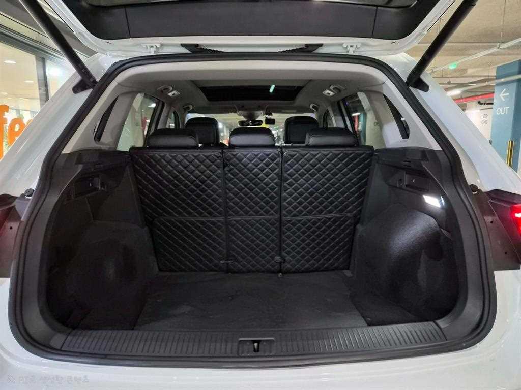 Volkswagen Tiguan — photo 17