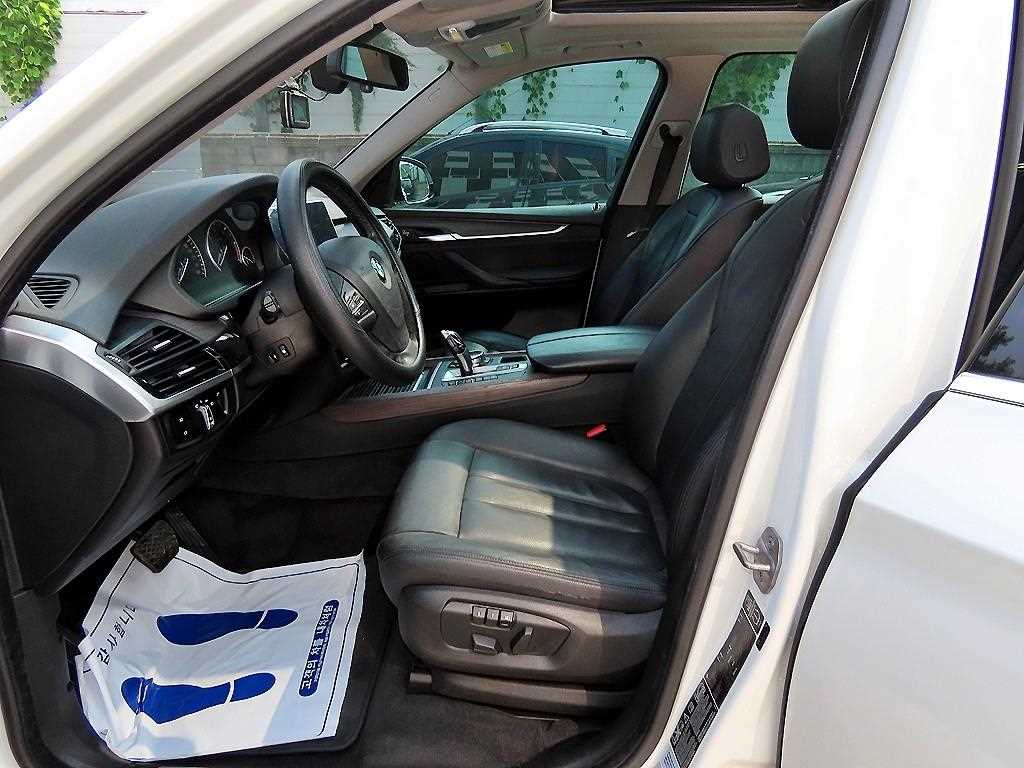 BMW X5 — photo 05
