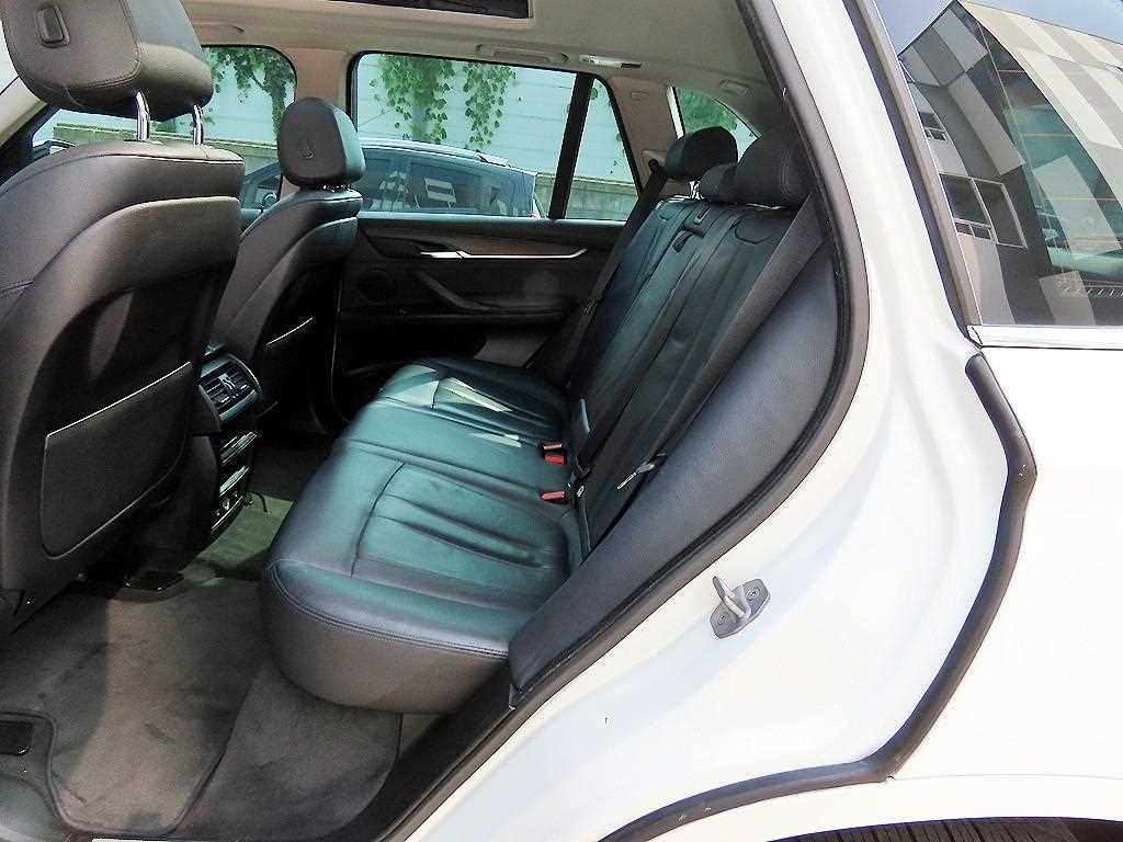 BMW X5 — photo 06