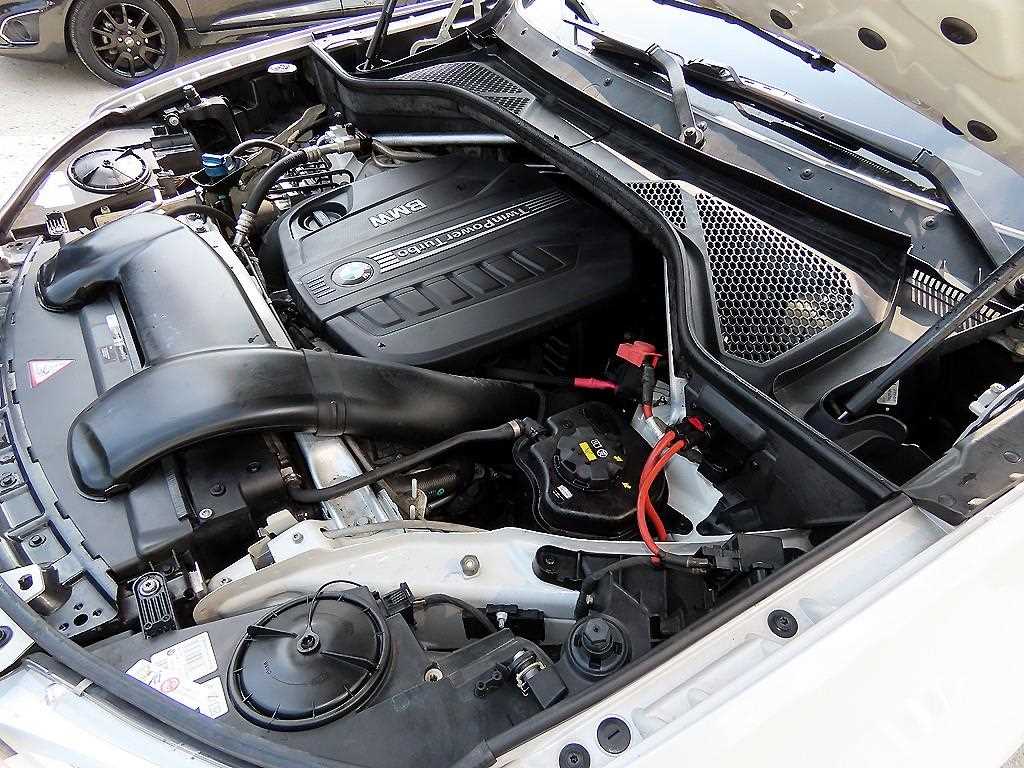 BMW X5 — photo 19
