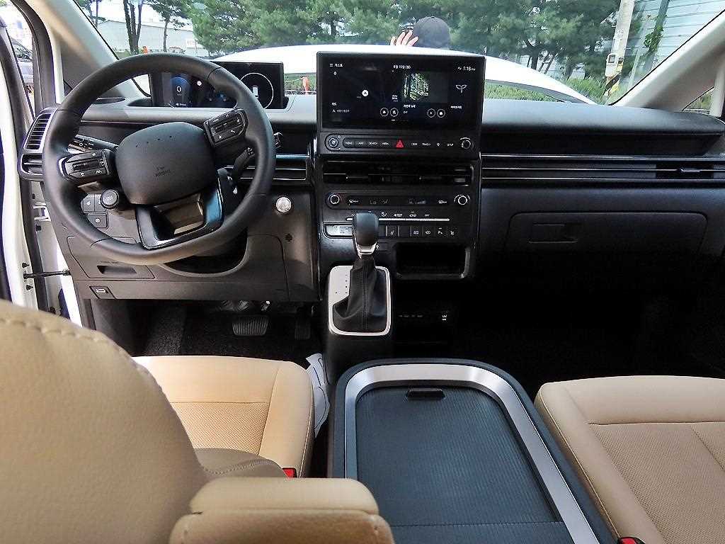 Hyundai Staria — photo 07