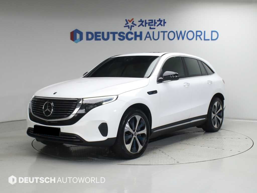 Mercedes-Benz EQC — photo 01