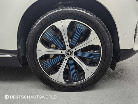 Mercedes-Benz EQC — photo 05