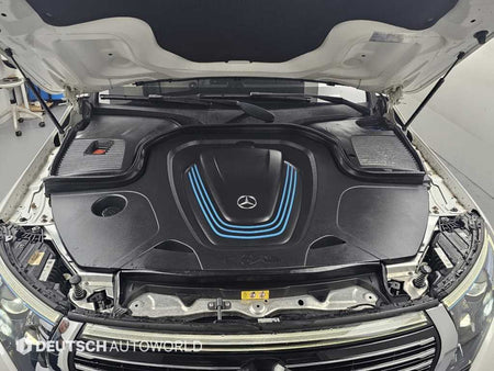 Mercedes-Benz EQC — photo 06