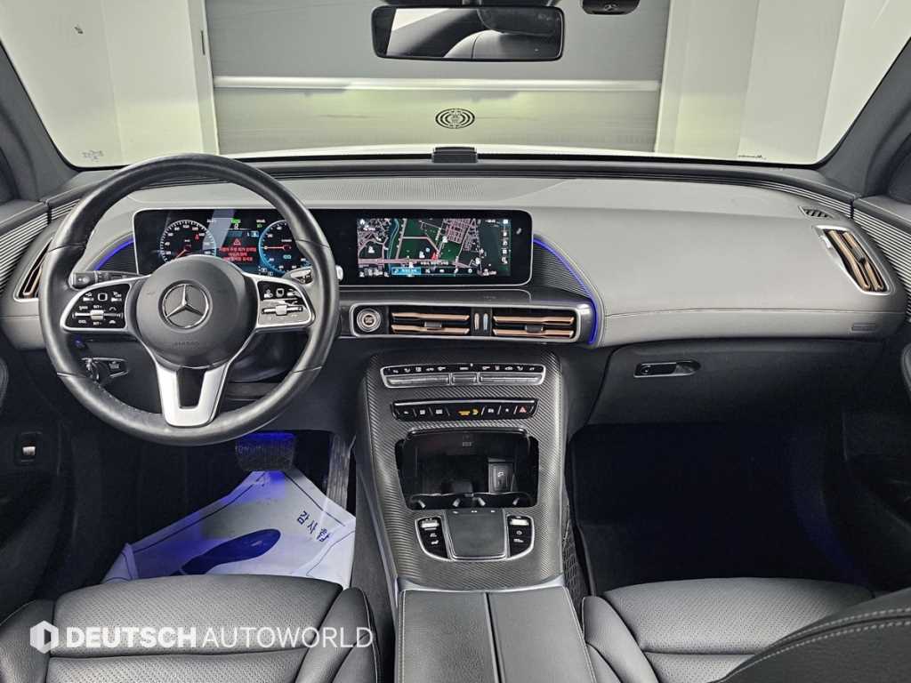 Mercedes-Benz EQC — photo 07