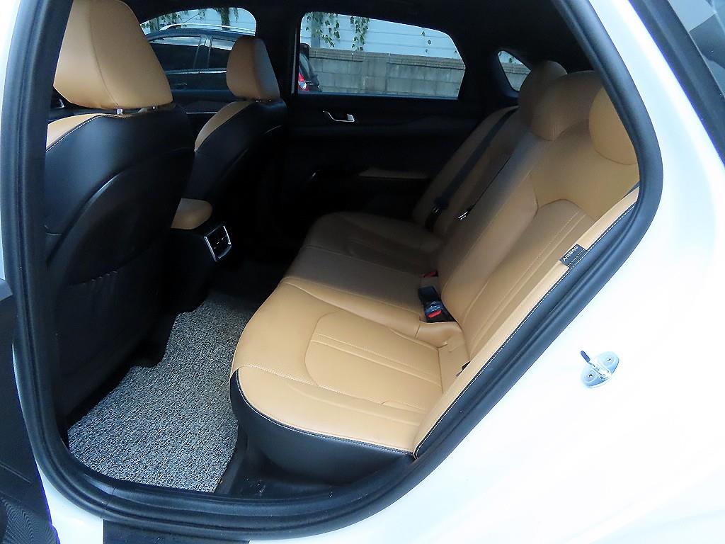 Kia K5 — photo 06