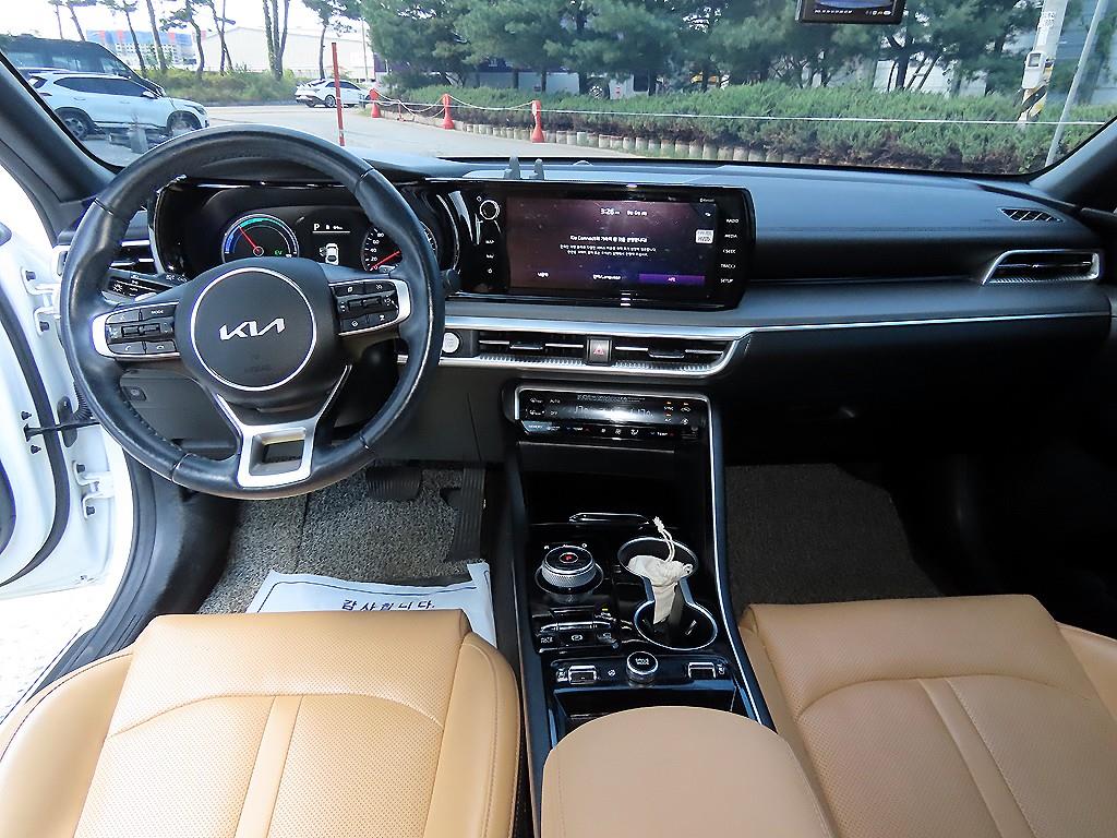 Kia K5 — photo 07