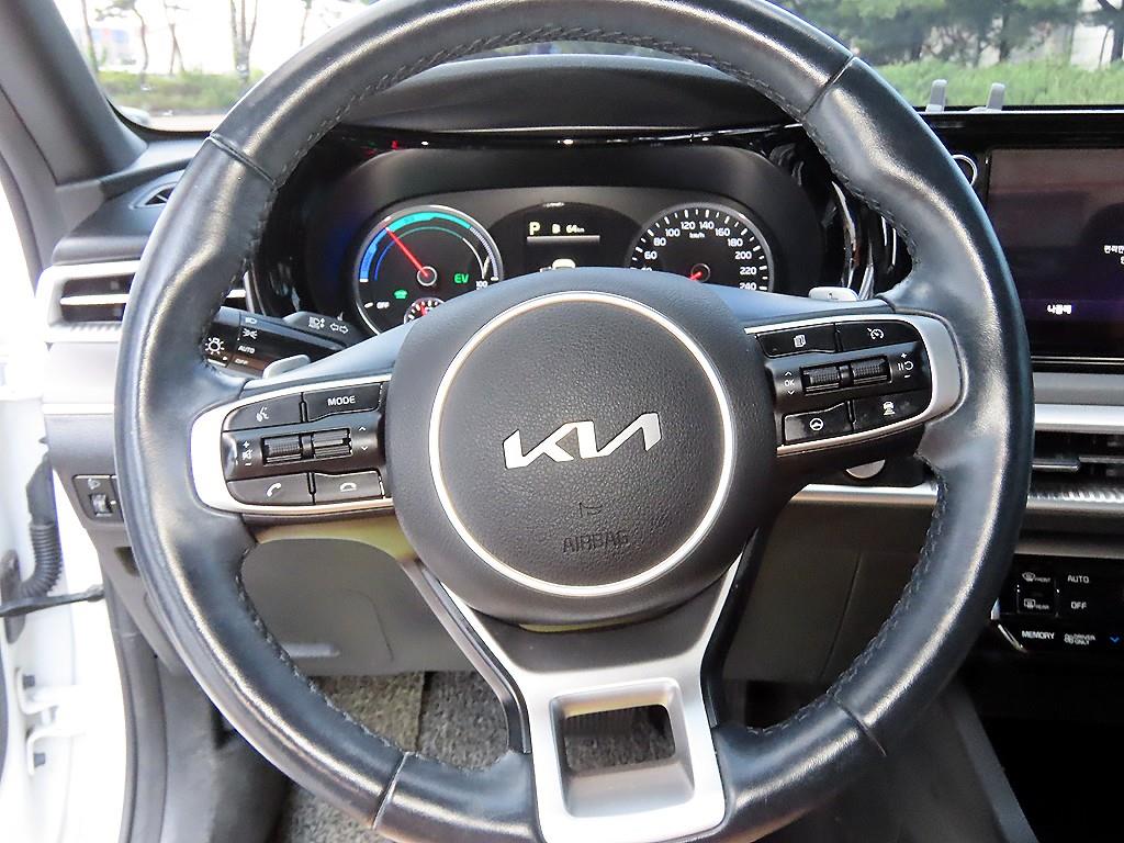 Kia K5 — photo 08