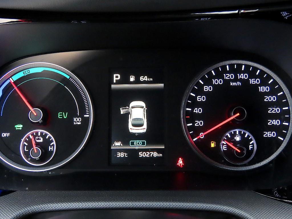 Kia K5 — photo 09