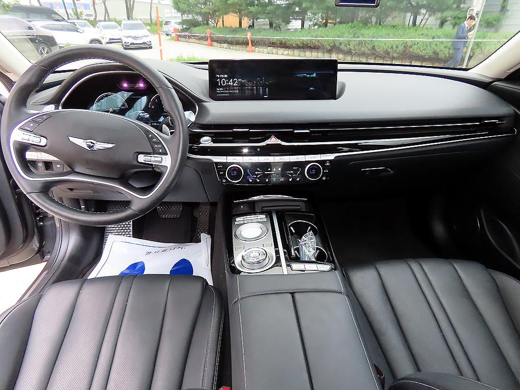 Genesis G80 — photo 07