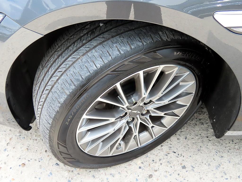 Genesis G80 — photo 20