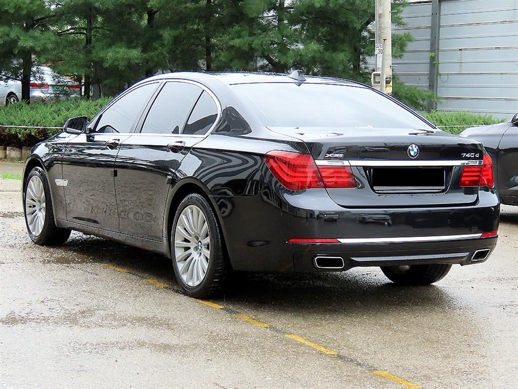 BMW 7-Series — photo 03