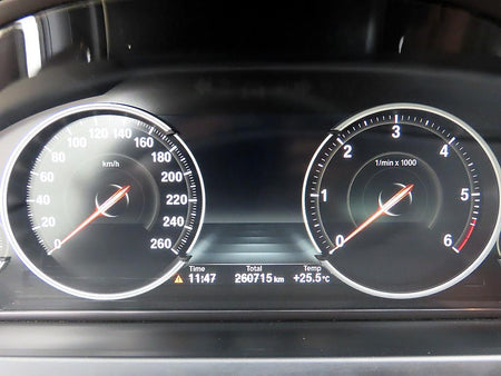 BMW 7-Series — photo 09