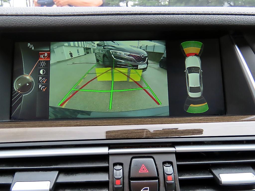 BMW 7-Series — photo 15