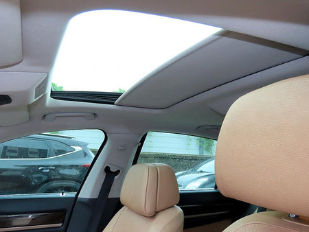 BMW 7-Series — photo 17