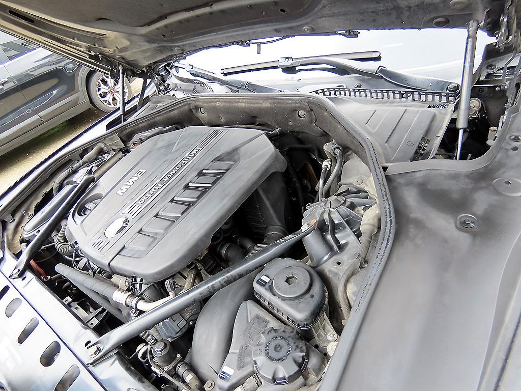 BMW 7-Series — photo 19