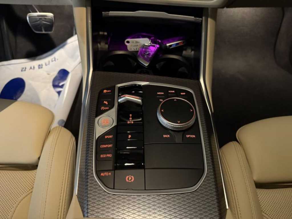 BMW 3-Series — photo 17