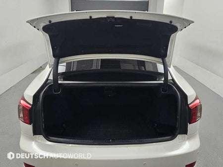 Lexus IS — photo 19
