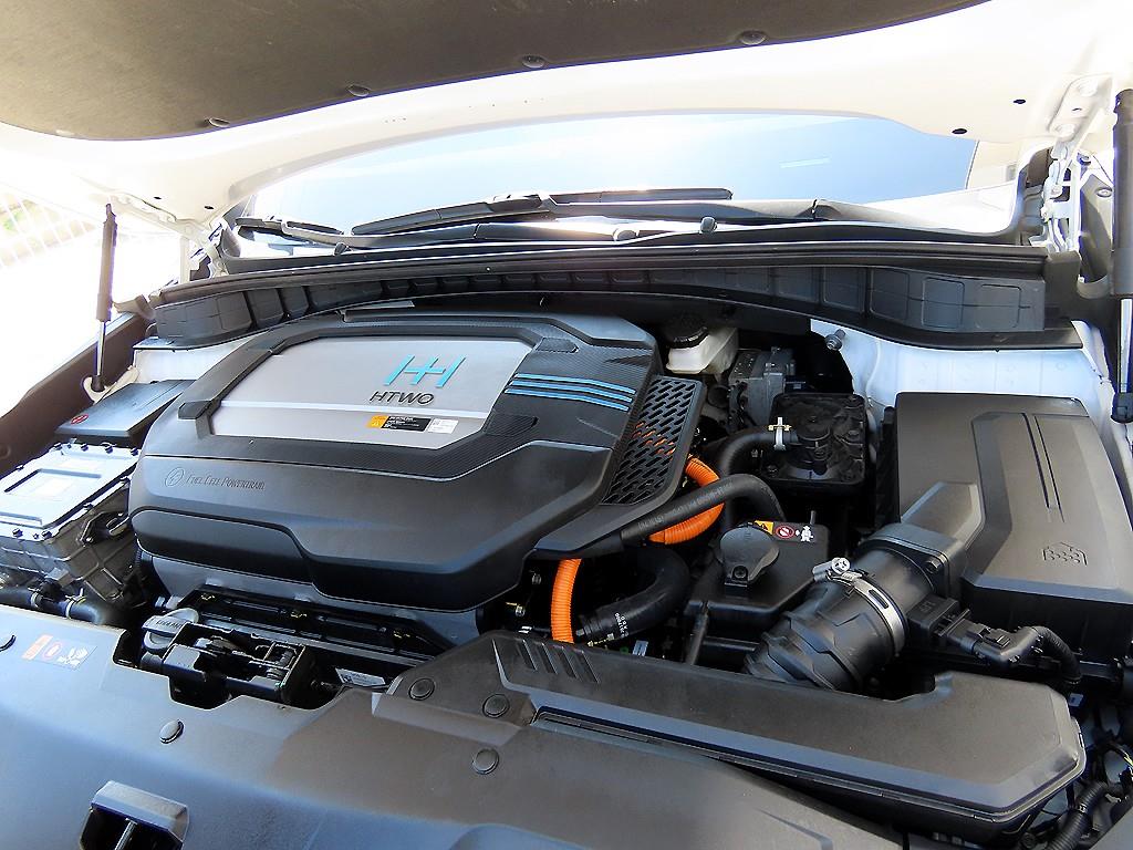 Hyundai Nexo — photo 19
