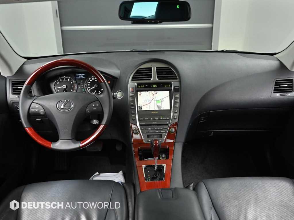 Lexus ES — photo 07