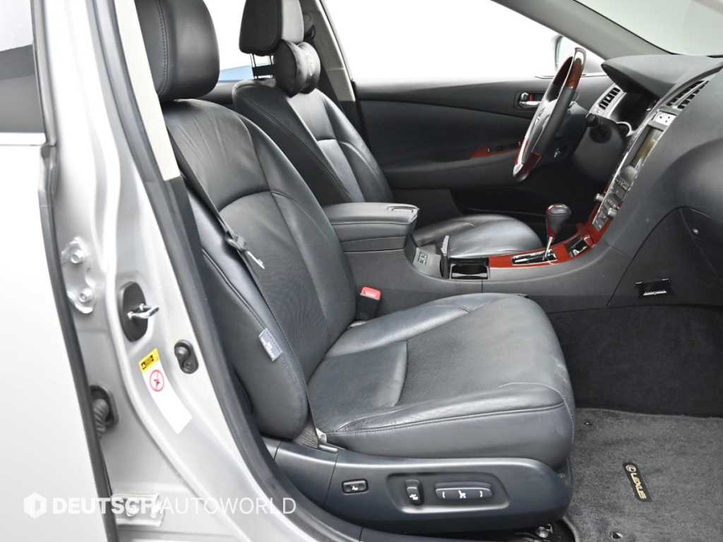Lexus ES — photo 10