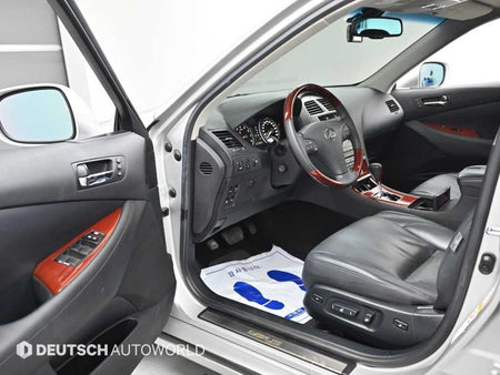 Lexus ES — photo 11